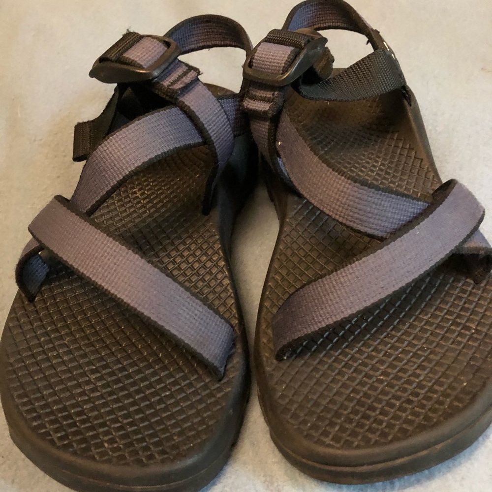 Chacos size 5 purple sandals